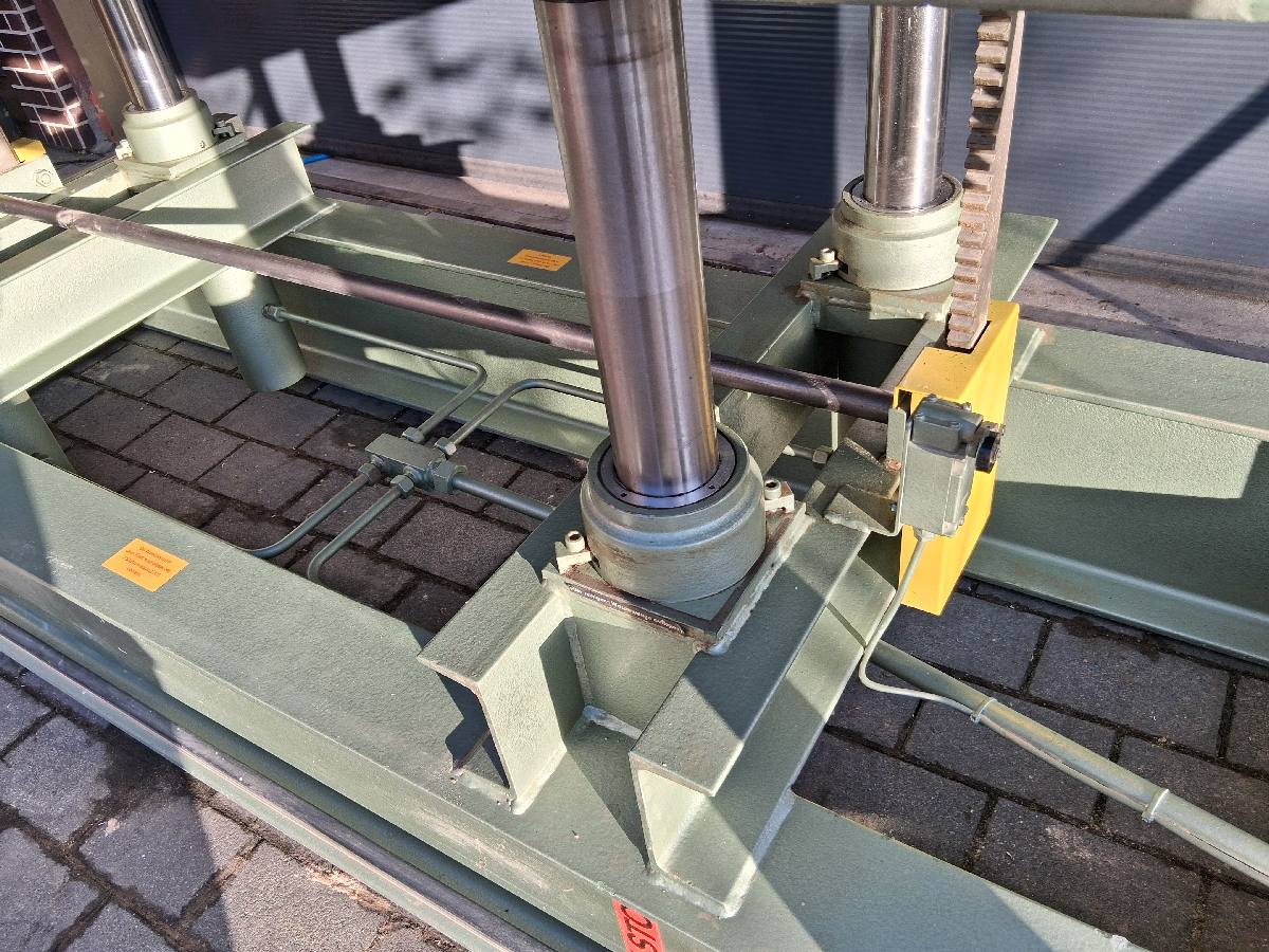 Furnierpresse